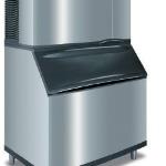 • Up to 1,880 lbs. (853 kgs.)
daily ice production

• Patented cleaning and
sanitizing technology

5-year parts and 5-year labor
coverage on ice machine evaporator and compressor

3-year parts-and-labor coverage on all other ice machine, dispenser,
and storage bin components